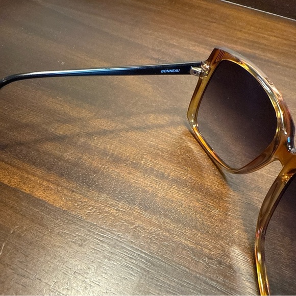 Bonneau Womens Sunglasses Butterfly Style Lenses Yellow Black Gold Frame - Picture 6 of 10